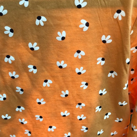 🦉NWT Women’s Floral Golden Yellow/Mustard Yellow long sleeve tee Size M - Picture 4 of 7